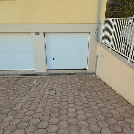 Apartamento Visnjik - Self Check-in, Free Garage *