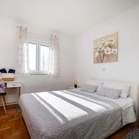 Appartamento Visnjik - Self Check-in, Free Garage Zara