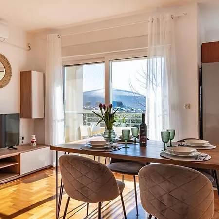 Apartamento Visnjik - Self Check-in, Free Garage *