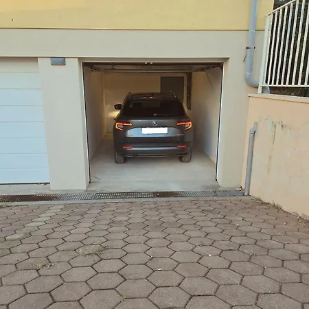 Visnjik - Self Check-in, Free Garage Διαμέρισμα